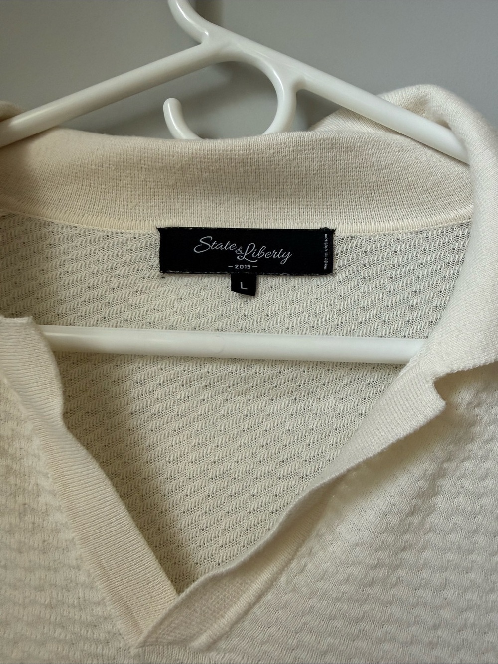 Men's Textured V-Neck Polo Sweater - Picture 3 of 5